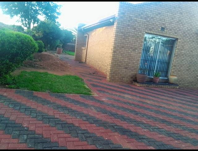 4 BEDROOM FREEHOLD FOR SALE IN KAGISO